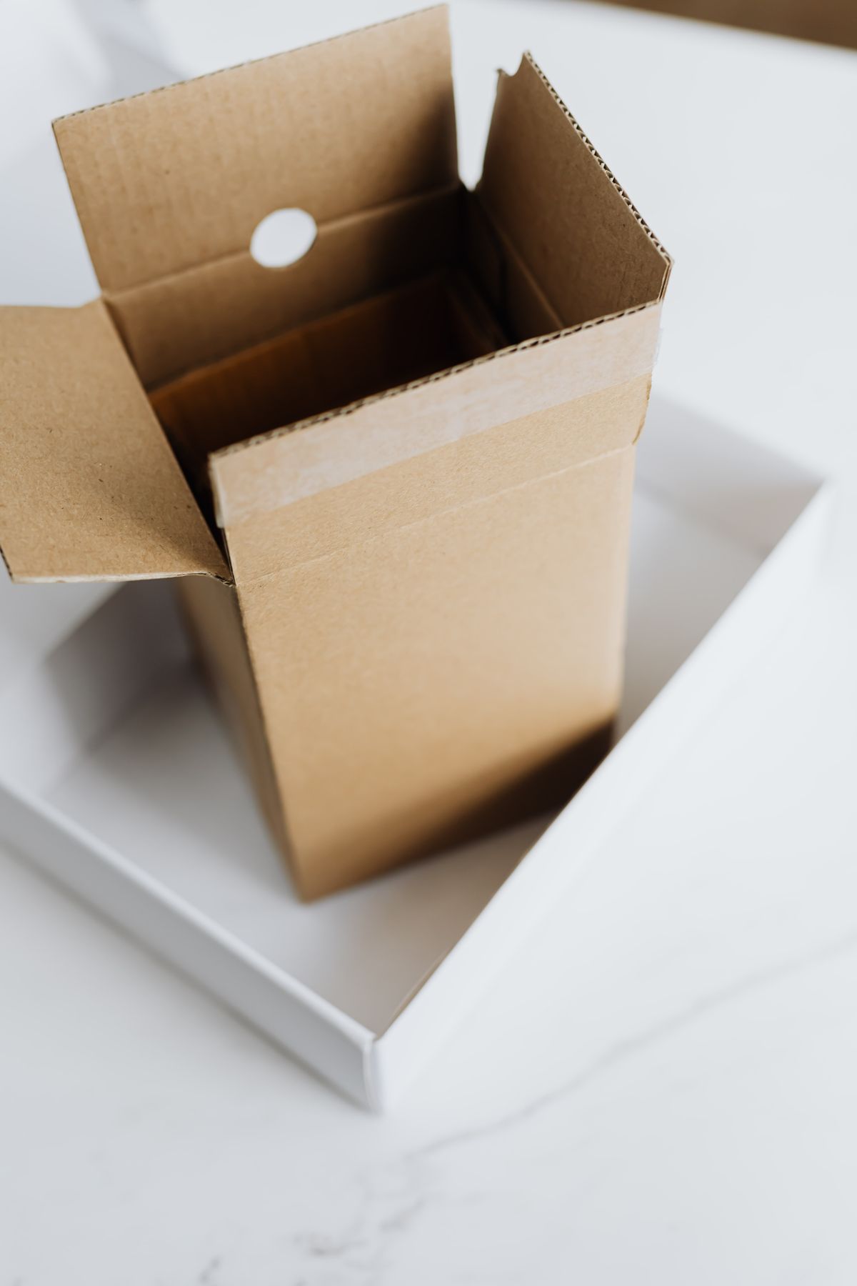 Kiện hàng mua hộ Nhật Bản đóng gói chuẩn bị gửi về Việt Nam