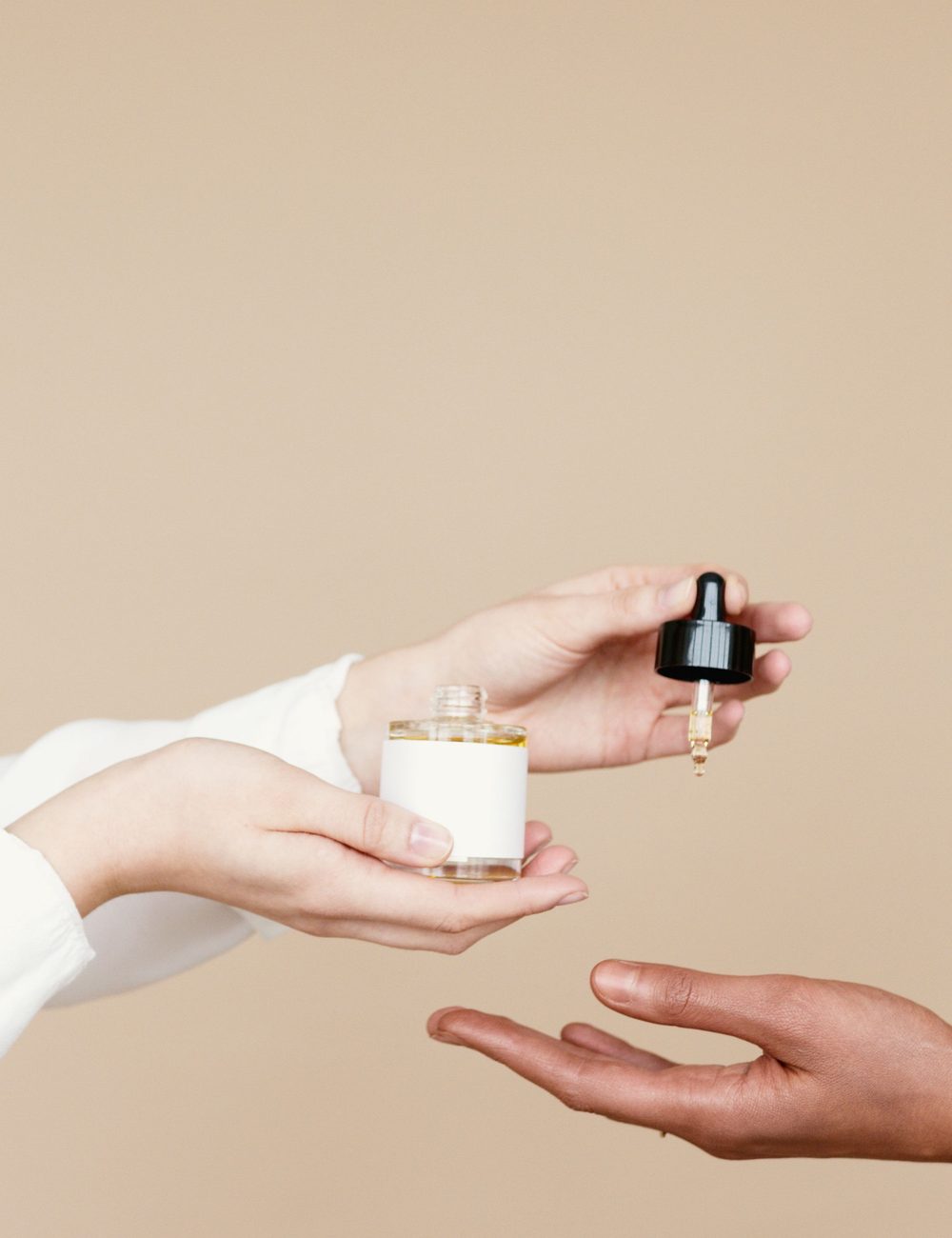 Mặt nạ giấy, kem chống nắng Hàn Quốc mua hộ từ Olive Young